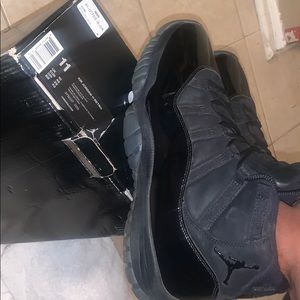 Jordan Retro 11 "Cap and Gown" (shoebox included)